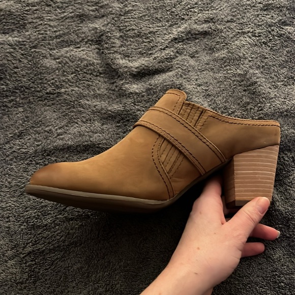 Vionic: Cheyenne (Tan/ Brown) - Picture 5 of 9